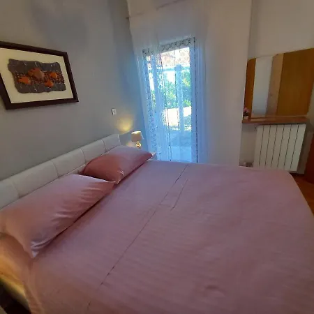 Apartment Irena *