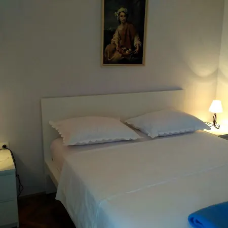 Irena Apartman